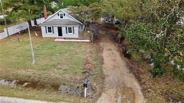 3333 Guinea CIR, Hayes, VA 23072