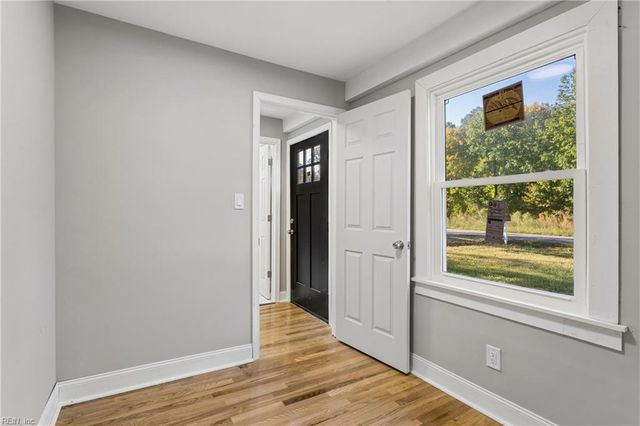 3333 Guinea CIR, Hayes, VA 23072