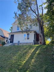 1133 Cleveland Avenue, Kansas City, KS 66104