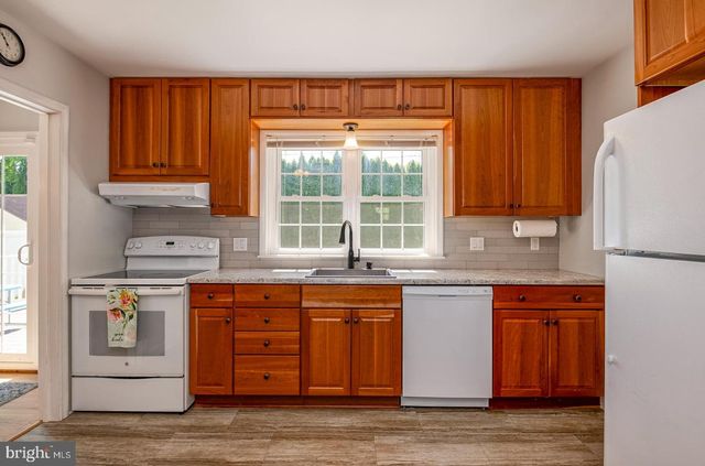 2402 BELL DR, Reading, PA 19609