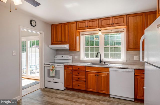 2402 BELL DR, Reading, PA 19609