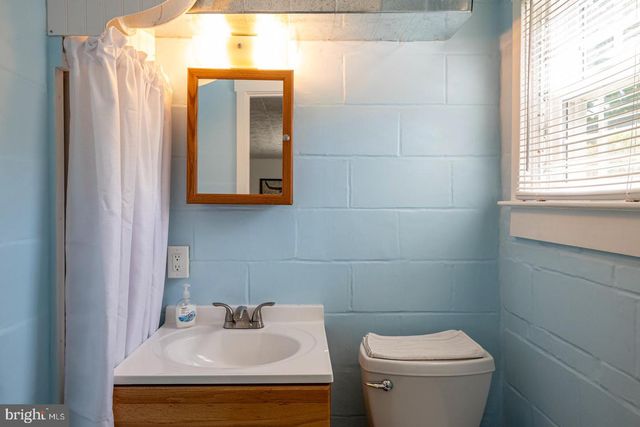 2402 BELL DR, Reading, PA 19609