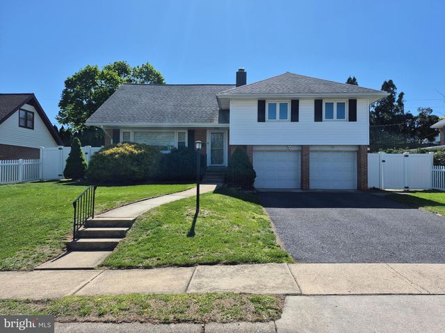2402 BELL DR, Reading, PA 19609