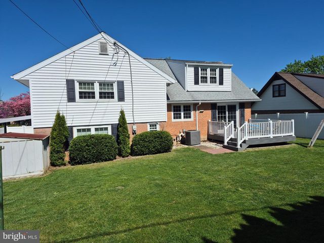 2402 BELL DR, Reading, PA 19609