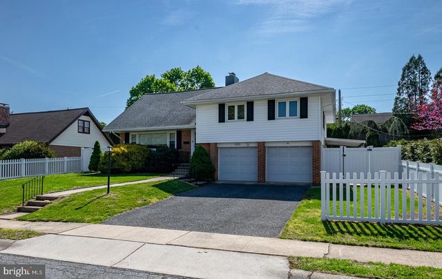 2402 BELL DR, Reading, PA 19609