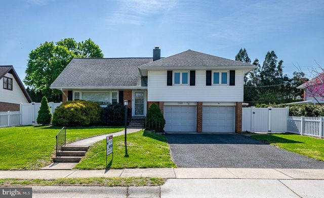 2402 BELL DR, Reading, PA 19609