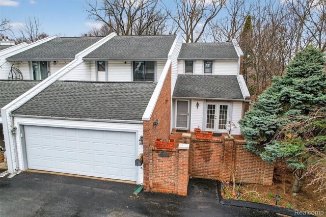 179 E Long Lake Road, Bloomfield Charter Township, MI 48304