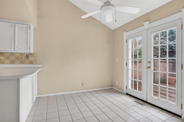 179 E Long Lake Road, Bloomfield Charter Township, MI 48304