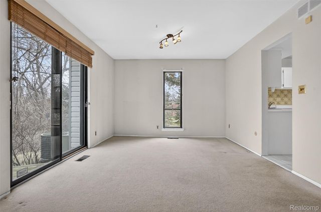 179 E Long Lake Road, Bloomfield Charter Township, MI 48304