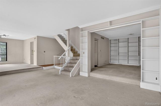 179 E Long Lake Road, Bloomfield Charter Township, MI 48304