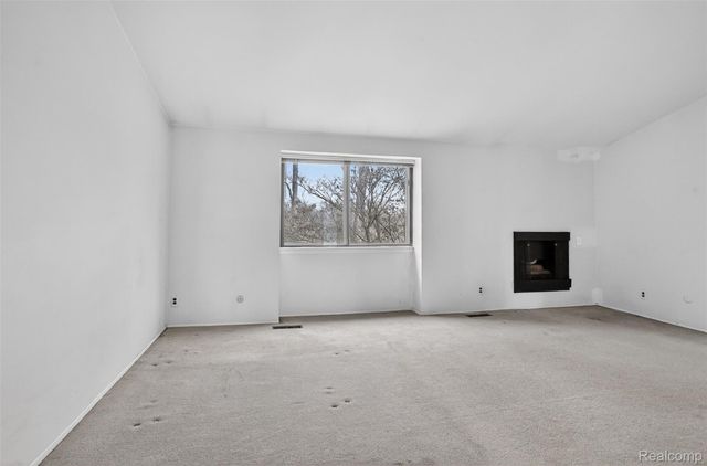 179 E Long Lake Road, Bloomfield Charter Township, MI 48304