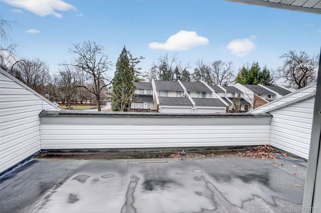 179 E Long Lake Road, Bloomfield Charter Township, MI 48304