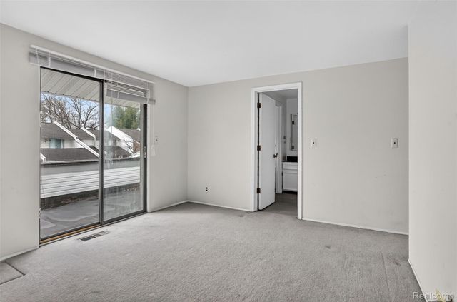 179 E Long Lake Road, Bloomfield Charter Township, MI 48304