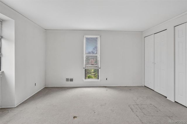 179 E Long Lake Road, Bloomfield Charter Township, MI 48304