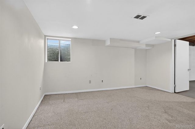 179 E Long Lake Road, Bloomfield Charter Township, MI 48304