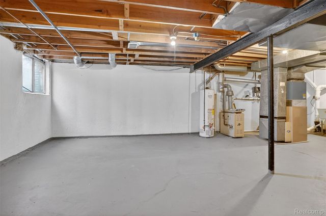 179 E Long Lake Road, Bloomfield Charter Township, MI 48304