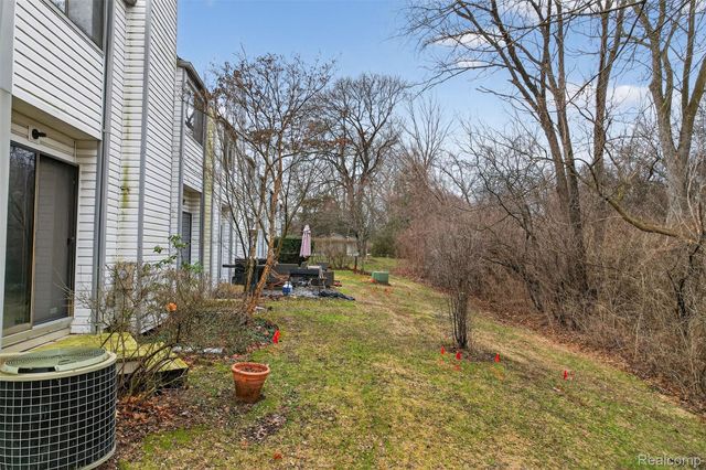 179 E Long Lake Road, Bloomfield Charter Township, MI 48304