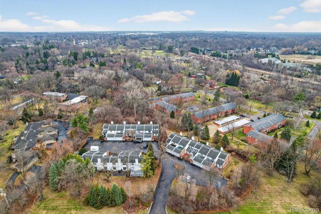 179 E Long Lake Road, Bloomfield Charter Township, MI 48304