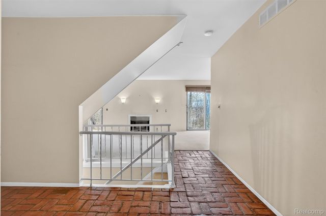 179 E Long Lake Road, Bloomfield Charter Township, MI 48304