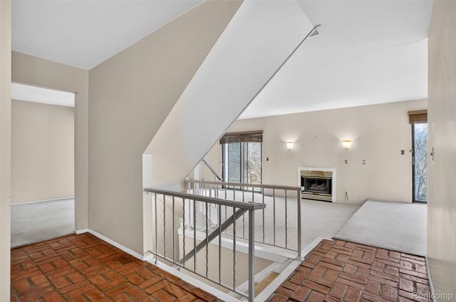 179 E Long Lake Road, Bloomfield Charter Township, MI 48304