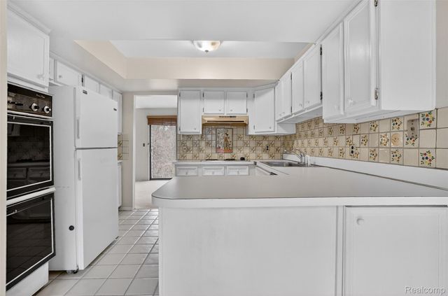 179 E Long Lake Road, Bloomfield Charter Township, MI 48304