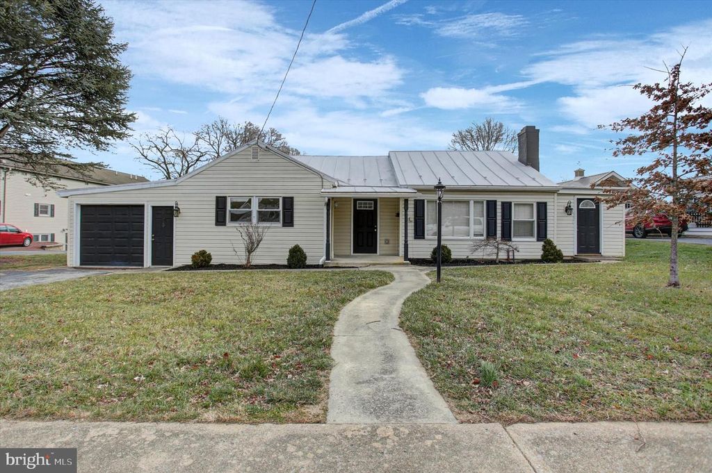 1319 N WEST ST, Carlisle, PA 17013