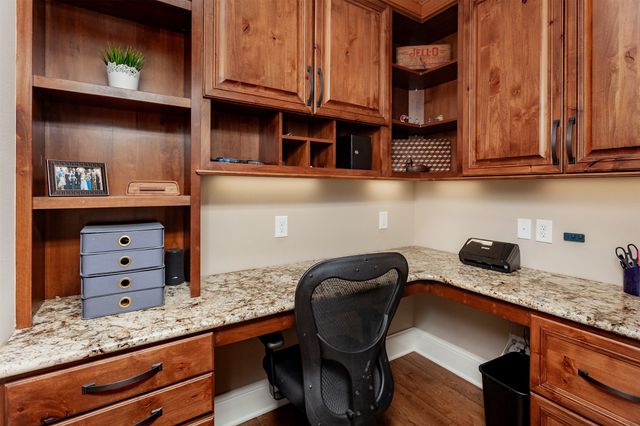 15501 Plum Drive, Urbandale, IA 50323