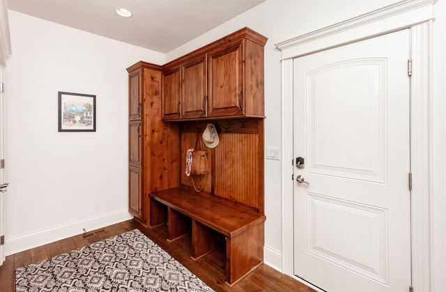 15501 Plum Drive, Urbandale, IA 50323