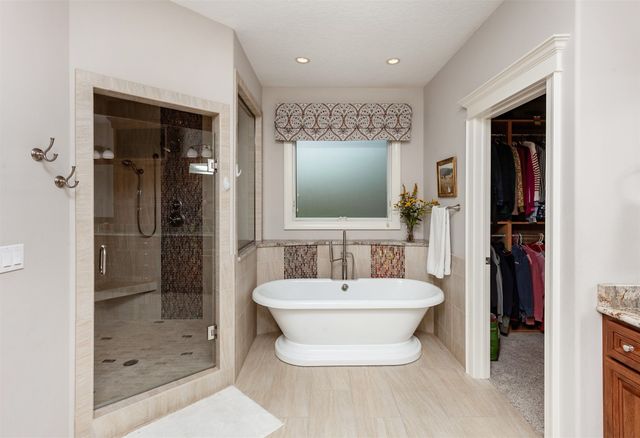 15501 Plum Drive, Urbandale, IA 50323