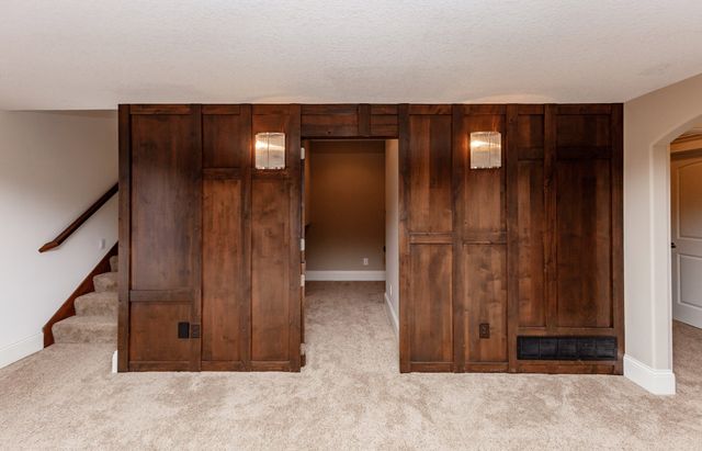 15501 Plum Drive, Urbandale, IA 50323