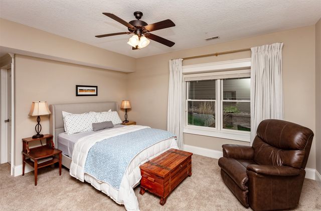 15501 Plum Drive, Urbandale, IA 50323