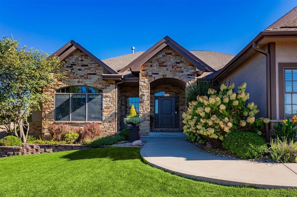 15501 Plum Drive, Urbandale, IA 50323