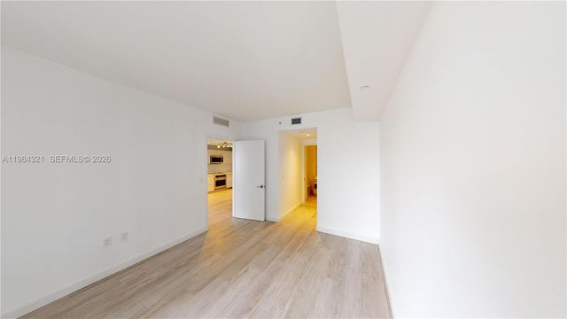 55 SW 9th St 2010, Miami, FL 33130