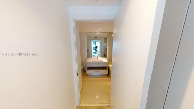 55 SW 9th St 2010, Miami, FL 33130