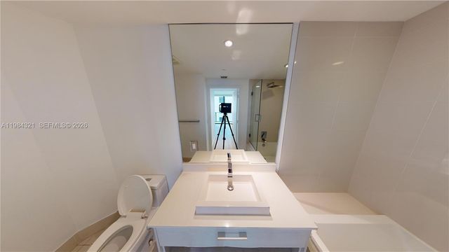 55 SW 9th St 2010, Miami, FL 33130