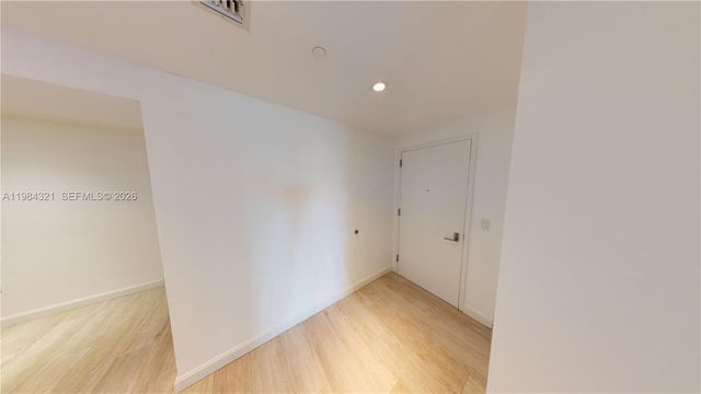 55 SW 9th St 2010, Miami, FL 33130