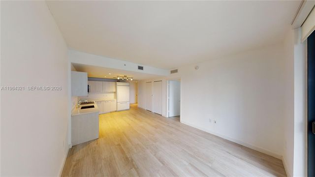 55 SW 9th St 2010, Miami, FL 33130