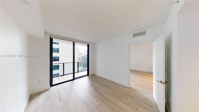 55 SW 9th St 2010, Miami, FL 33130