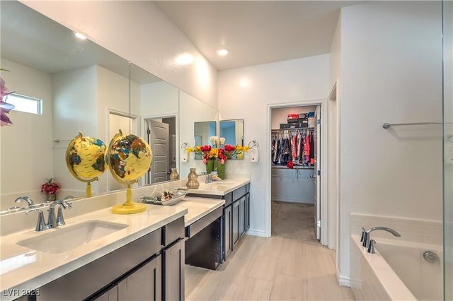 4404 Contour Bend Avenue, North Las Vegas, NV 89084