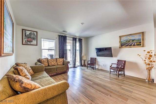 4404 Contour Bend Avenue, North Las Vegas, NV 89084