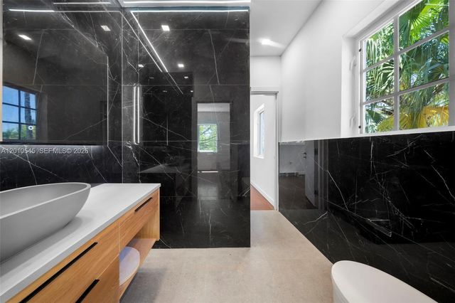 5824 Alton Road, Miami Beach, FL 33140