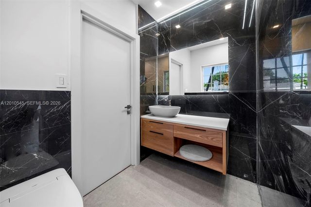 5824 Alton Road, Miami Beach, FL 33140