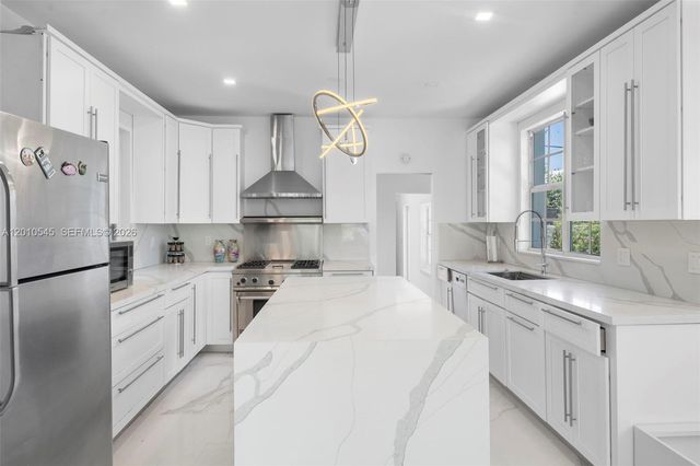 5824 Alton Road, Miami Beach, FL 33140