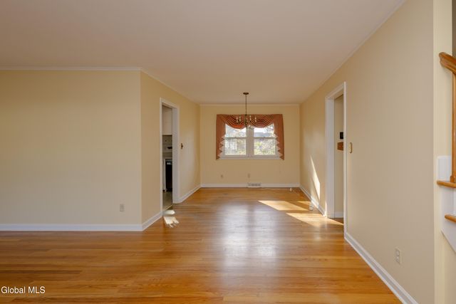 18 Richland Drive, Glenville, NY 12302