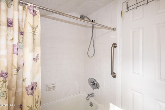 18 Richland Drive, Glenville, NY 12302