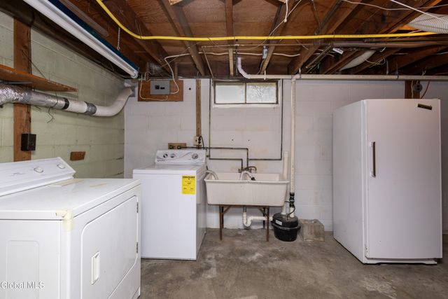 18 Richland Drive, Glenville, NY 12302