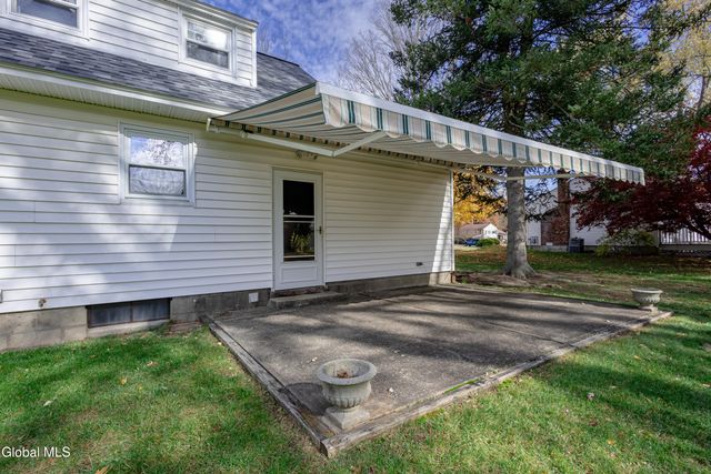 18 Richland Drive, Glenville, NY 12302