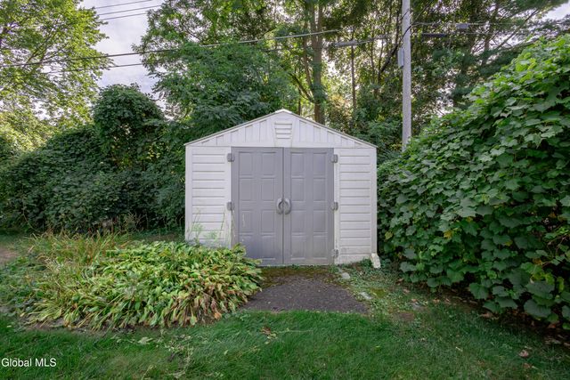 18 Richland Drive, Glenville, NY 12302