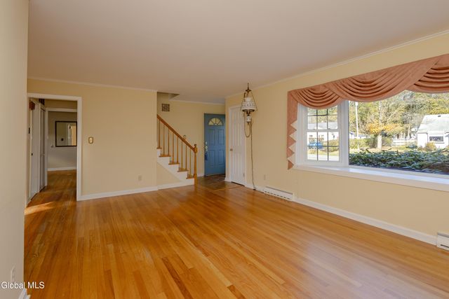 18 Richland Drive, Glenville, NY 12302