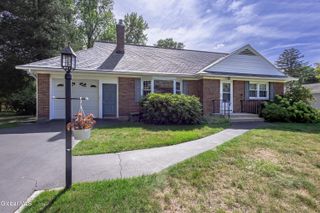 18 Richland Drive, Glenville, NY 12302